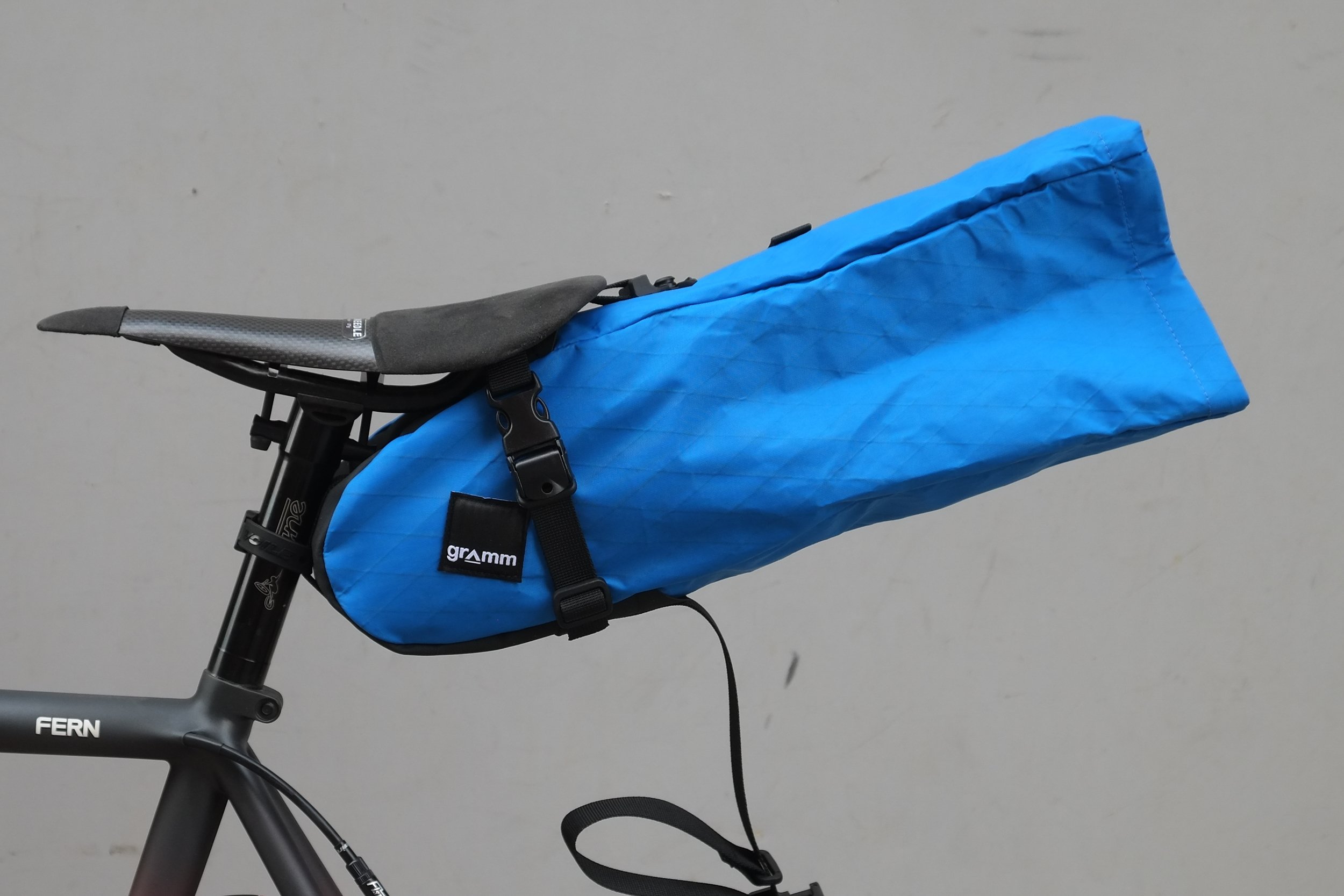 Seat Bag 2-3L X-Pac™ VX21 Bahama Blue with Voile Strap — gramm